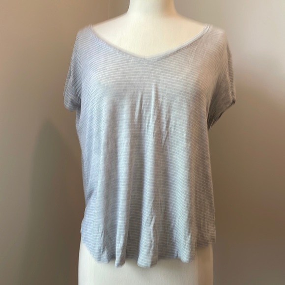 American Eagle Favorite Tee Stripped V Neck - Picture 1 of 4